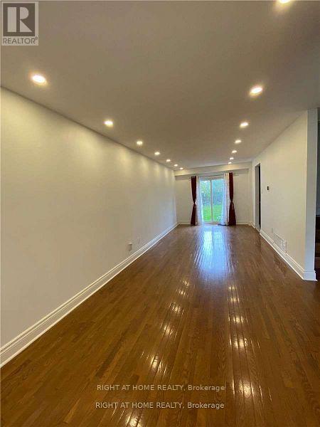 3158 Mccarron Crescent E, Mississauga, Ontario  L5N 3H5 - Photo 3 - W12611250