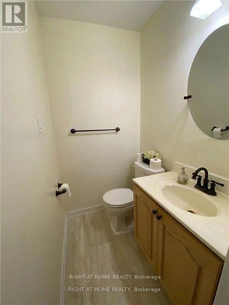 3158 Mccarron Crescent E, Mississauga, Ontario  L5N 3H5 - Photo 6 - W12611250