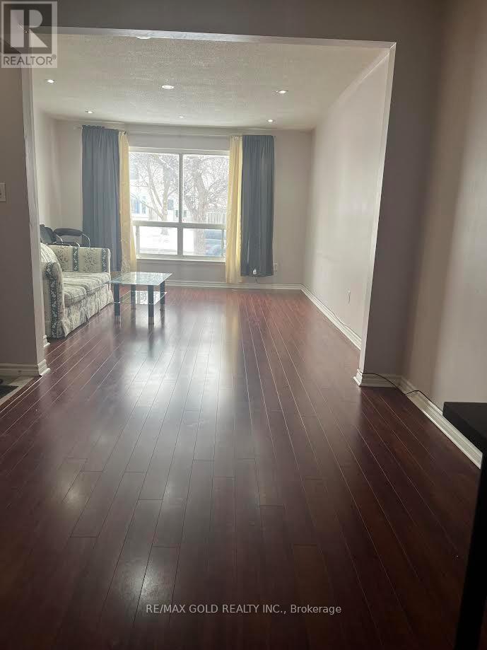 Upper - 7 Forsythia Road, Brampton, Ontario  L6T 2G2 - Photo 2 - W12611264