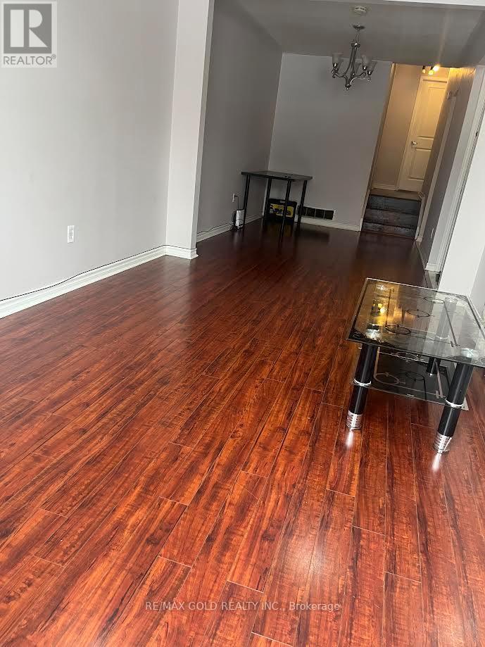 Upper - 7 Forsythia Road, Brampton, Ontario  L6T 2G2 - Photo 5 - W12611264