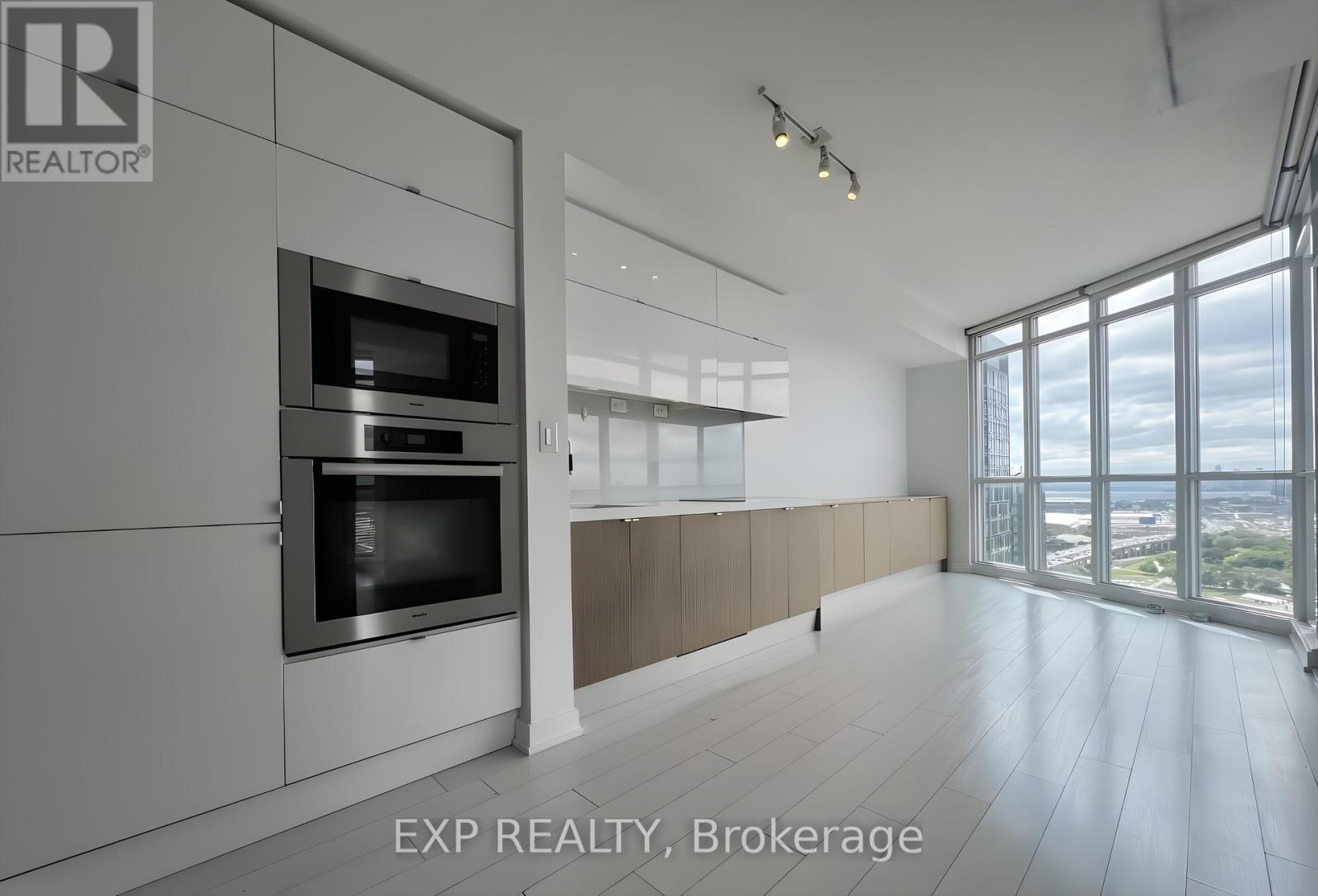 3712 - 21 Iceboat Terrace, Toronto, Ontario M5V 4A9 - Photo 5 - C12604578