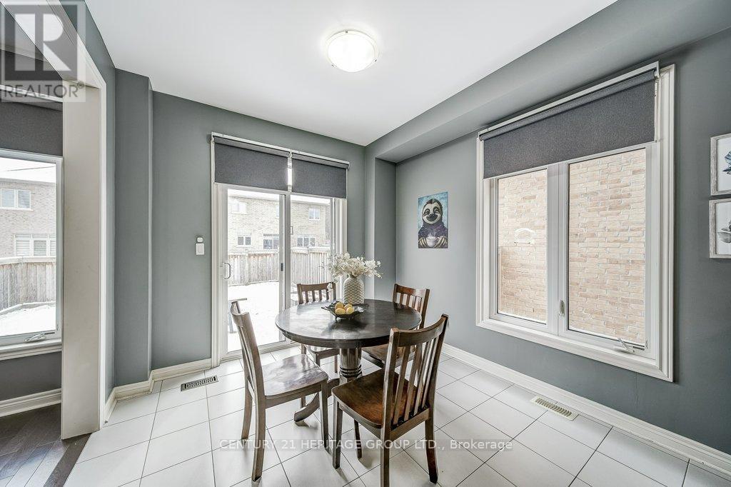 61 Algeo Way, Bradford West Gwillimbury, Ontario  L3Z 0W1 - Photo 17 - N12609490