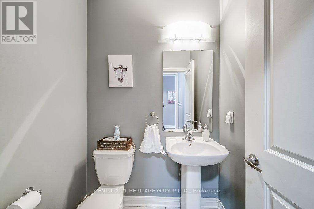 61 Algeo Way, Bradford West Gwillimbury, Ontario  L3Z 0W1 - Photo 10 - N12609490