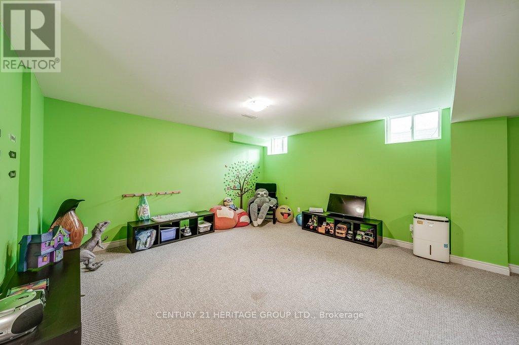 61 Algeo Way, Bradford West Gwillimbury, Ontario  L3Z 0W1 - Photo 43 - N12609490