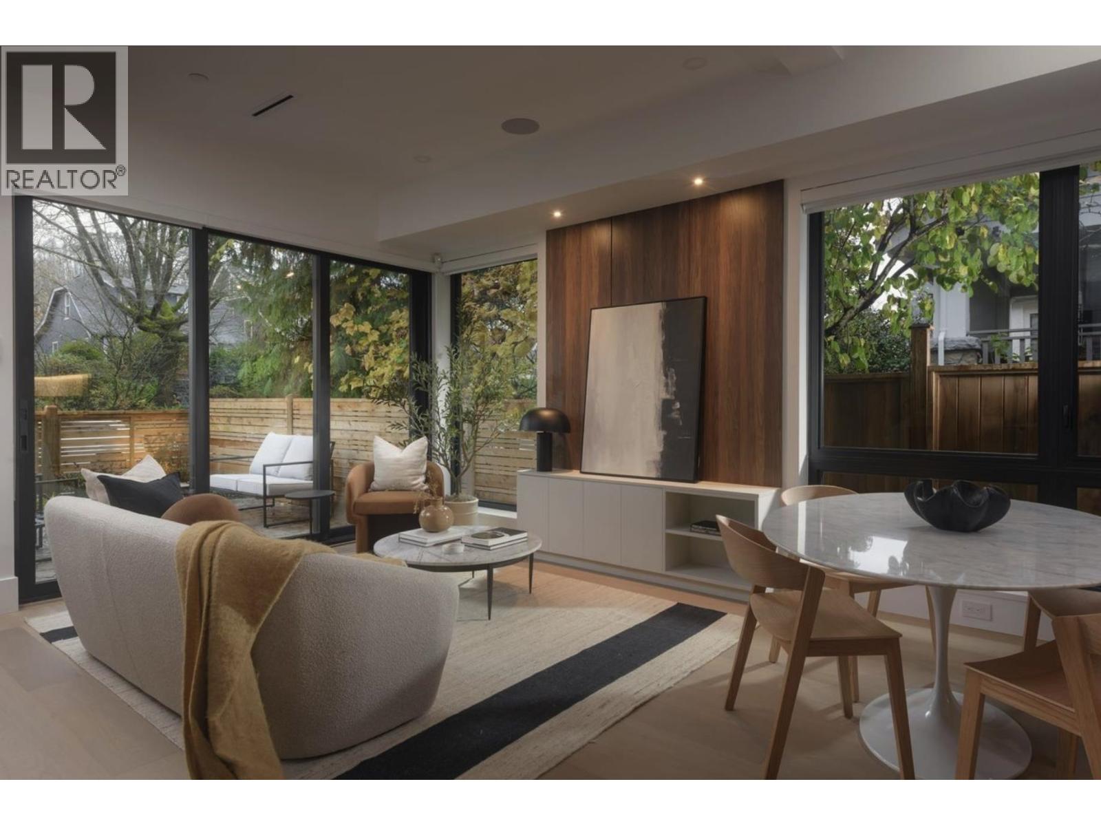 2 275 W 17TH AVENUE, Vancouver, British Columbia