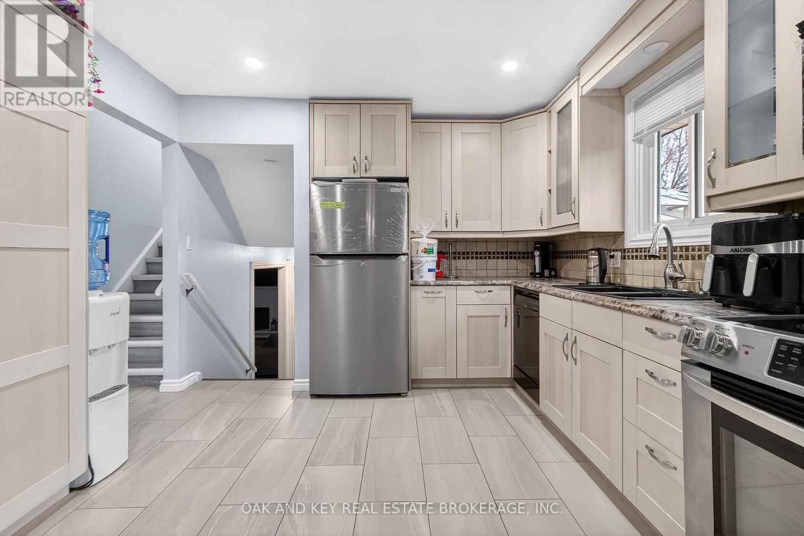 86 Chestnut Drive, Chatham-Kent, Ontario  N7M 4Z1 - Photo 11 - X12611282