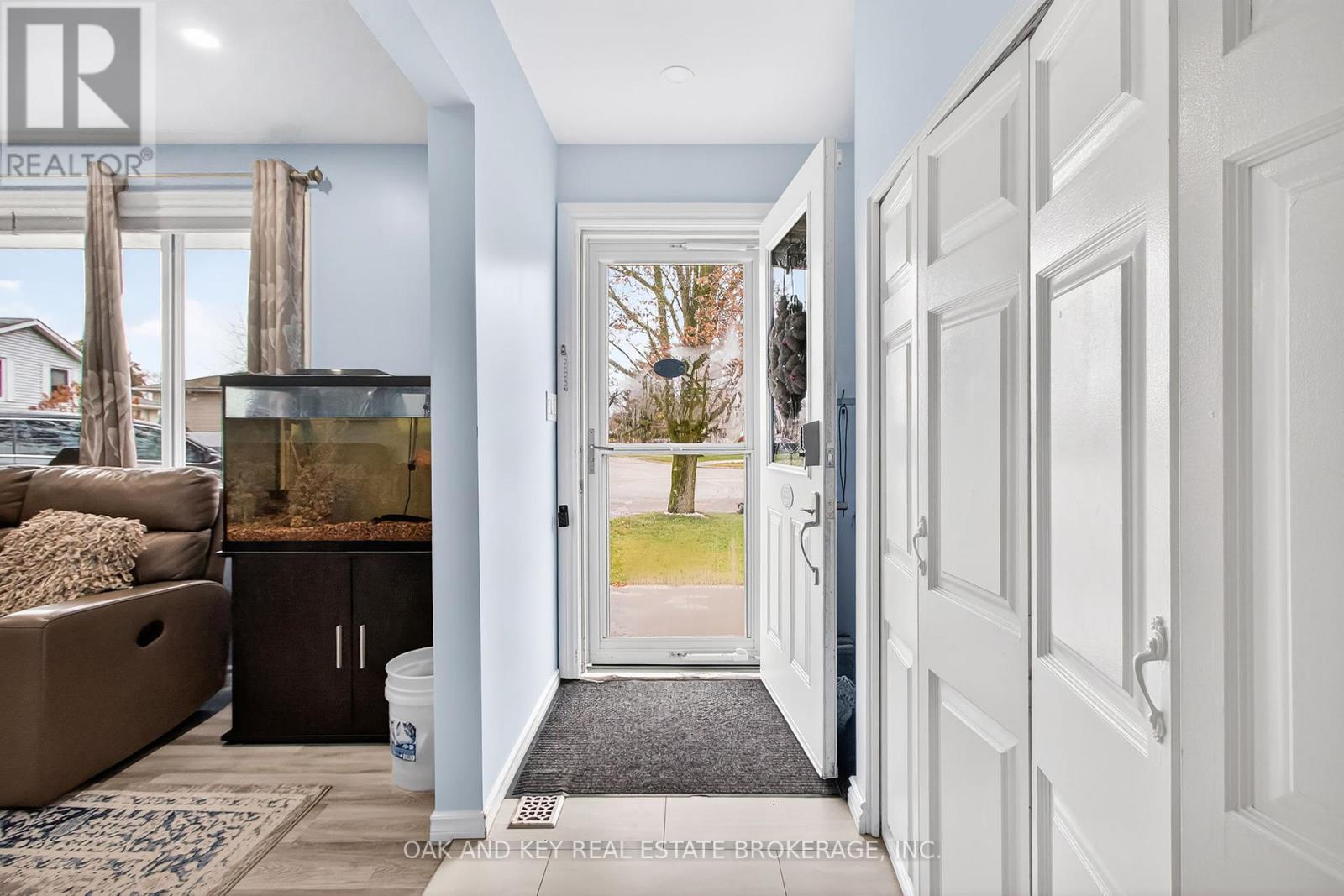 86 Chestnut Drive, Chatham-Kent, Ontario  N7M 4Z1 - Photo 4 - X12611282