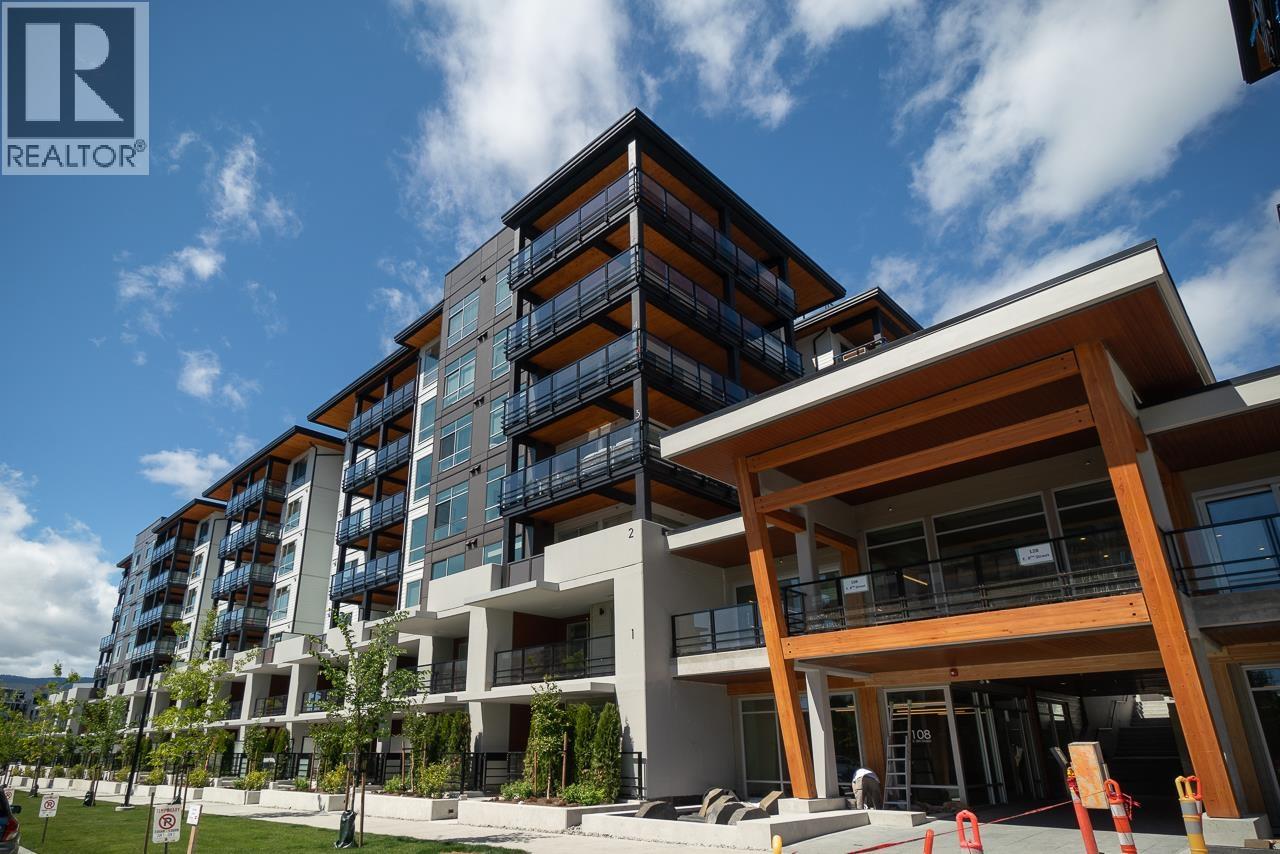 403 108 E 8TH STREET, North Vancouver, British Columbia