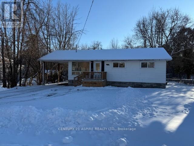 394 Mcgee Street E, Pembroke, Ontario  K8A 6C5 - Photo 2 - X12611272