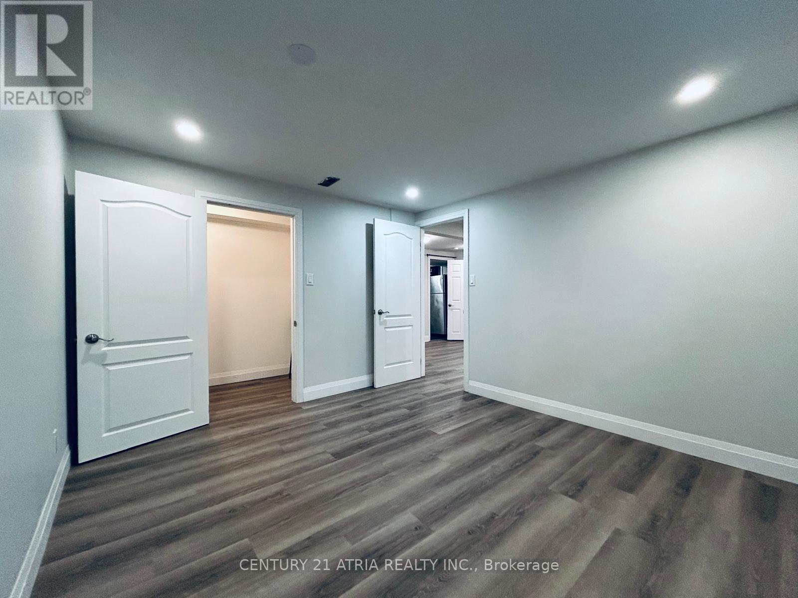 Basement - 3260 Oakglade Crescent, Mississauga, Ontario  L5C 1X3 - Photo 12 - W12604564