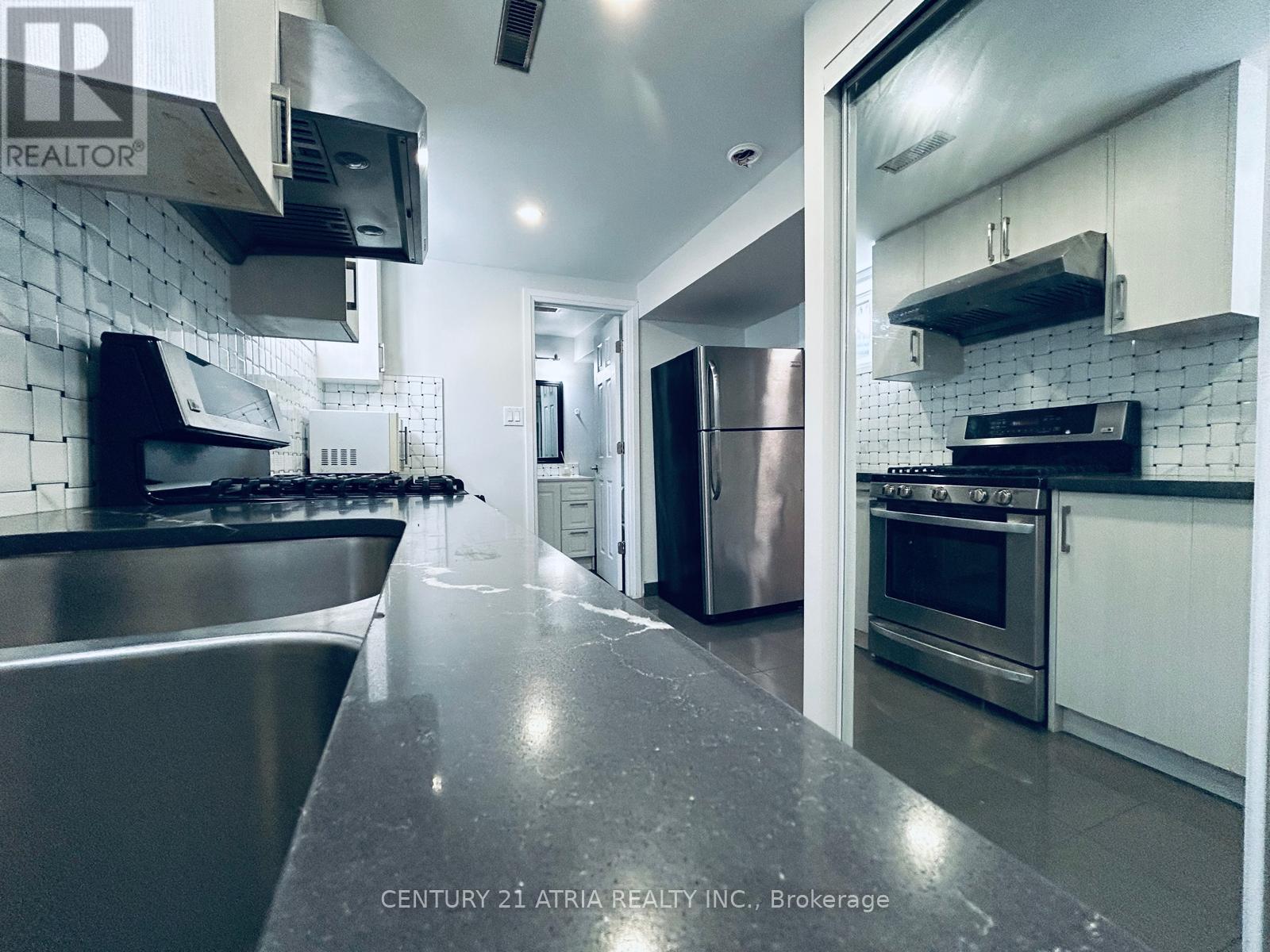 Basement - 3260 Oakglade Crescent, Mississauga, Ontario  L5C 1X3 - Photo 15 - W12604564