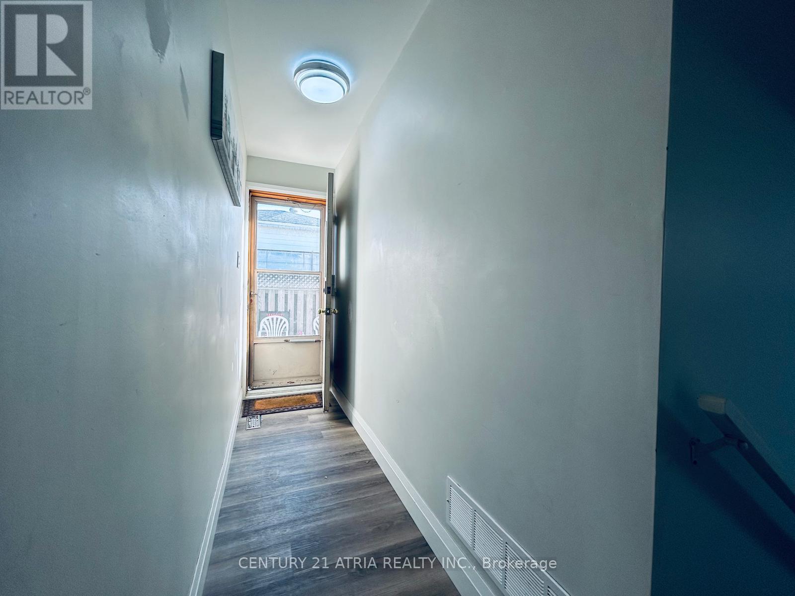 Basement - 3260 Oakglade Crescent, Mississauga, Ontario  L5C 1X3 - Photo 4 - W12604564