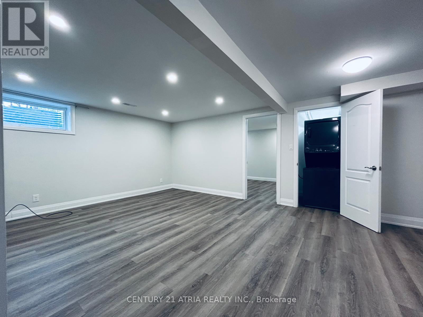 Basement - 3260 Oakglade Crescent, Mississauga, Ontario  L5C 1X3 - Photo 8 - W12604564