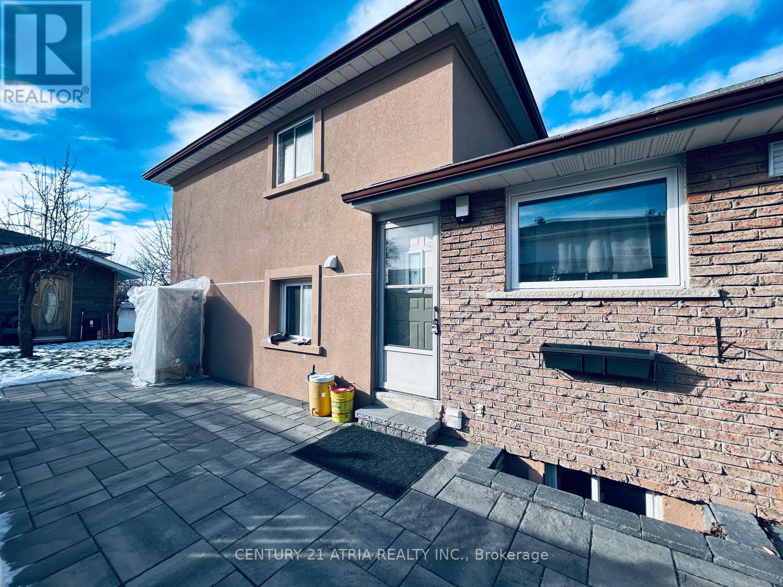 Basement - 3260 Oakglade Crescent, Mississauga, Ontario  L5C 1X3 - Photo 3 - W12604564