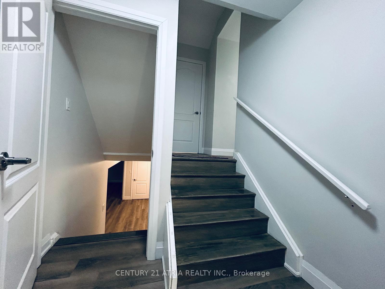 Basement - 3260 Oakglade Crescent, Mississauga, Ontario  L5C 1X3 - Photo 5 - W12604564