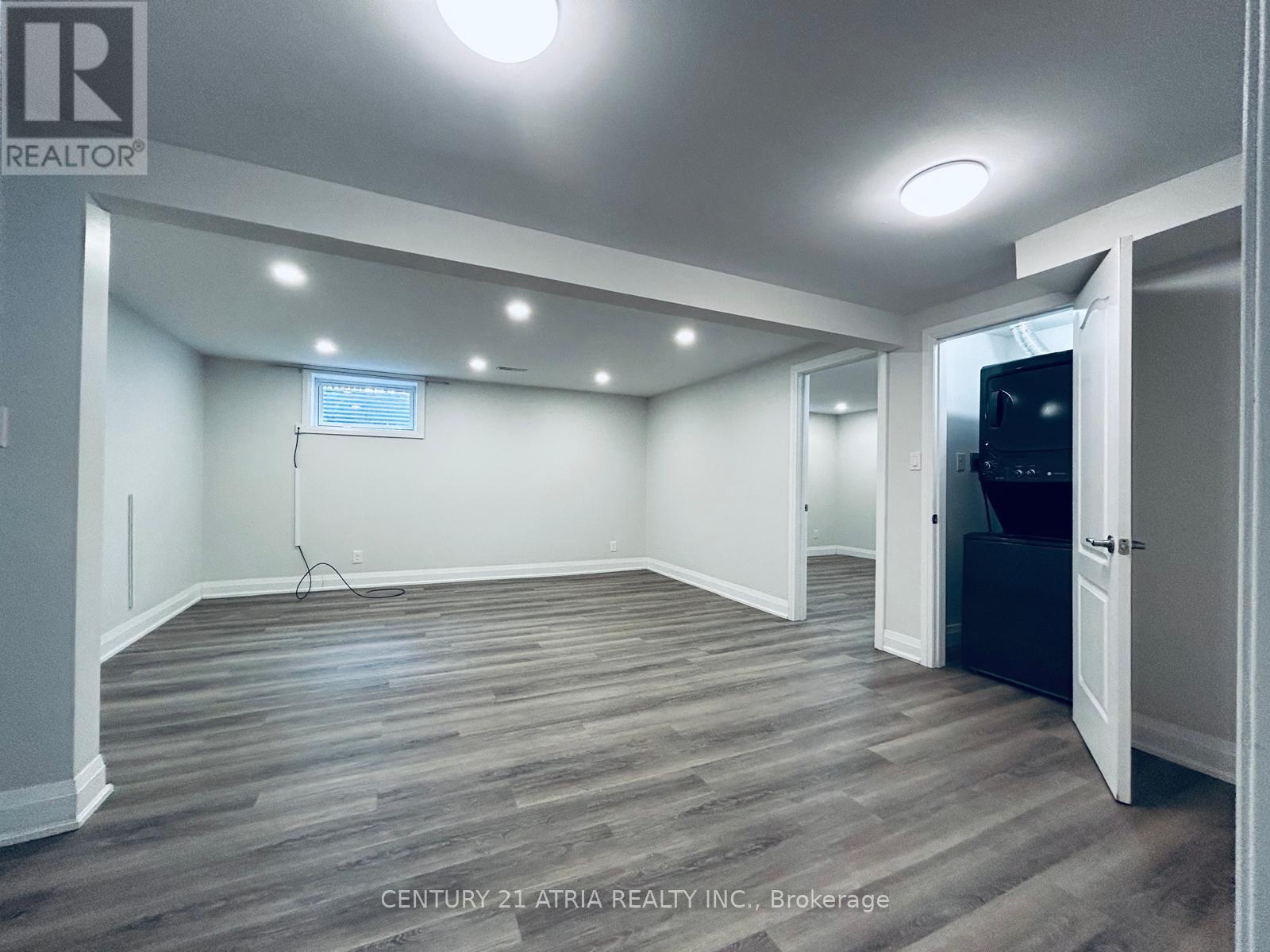 Basement - 3260 Oakglade Crescent, Mississauga, Ontario  L5C 1X3 - Photo 7 - W12604564