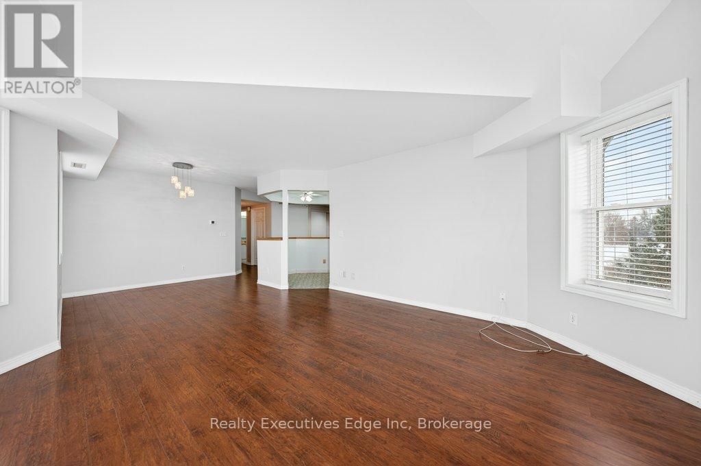 306 - 208 Silvercreek Parkway N, Guelph (Junction/onward Willow), Ontario  N1H 8H2 - Photo 19 - X12611334