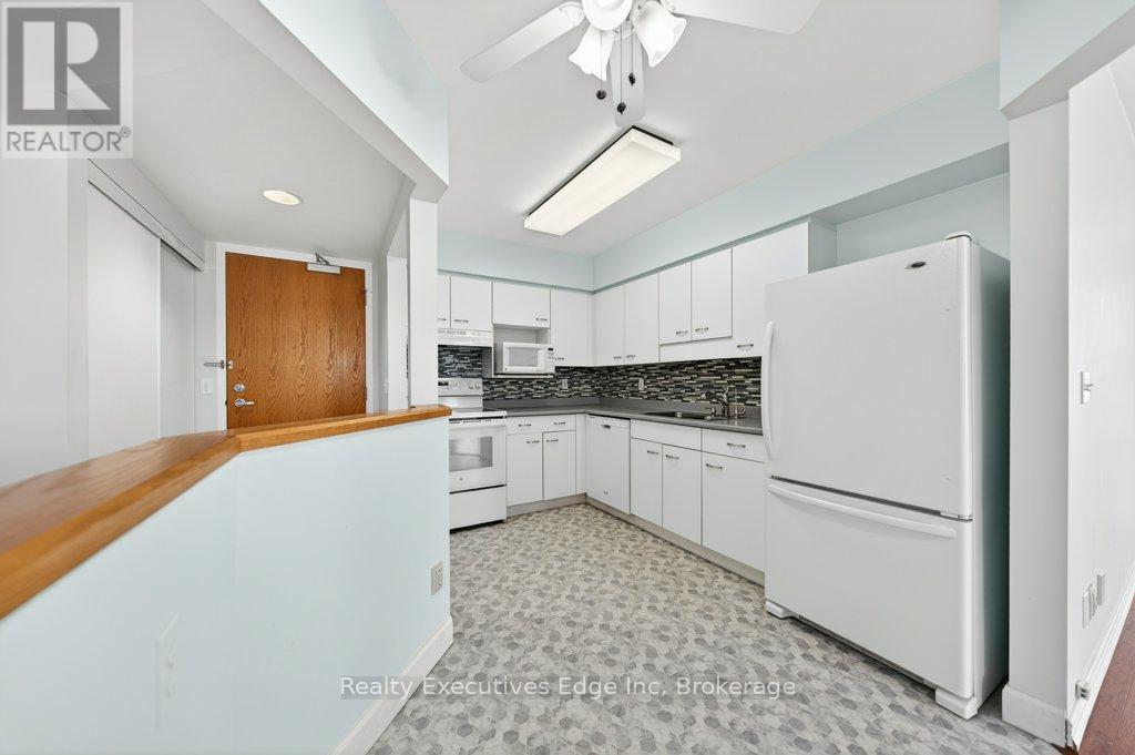 306 - 208 Silvercreek Parkway N, Guelph (Junction/onward Willow), Ontario  N1H 8H2 - Photo 5 - X12611334