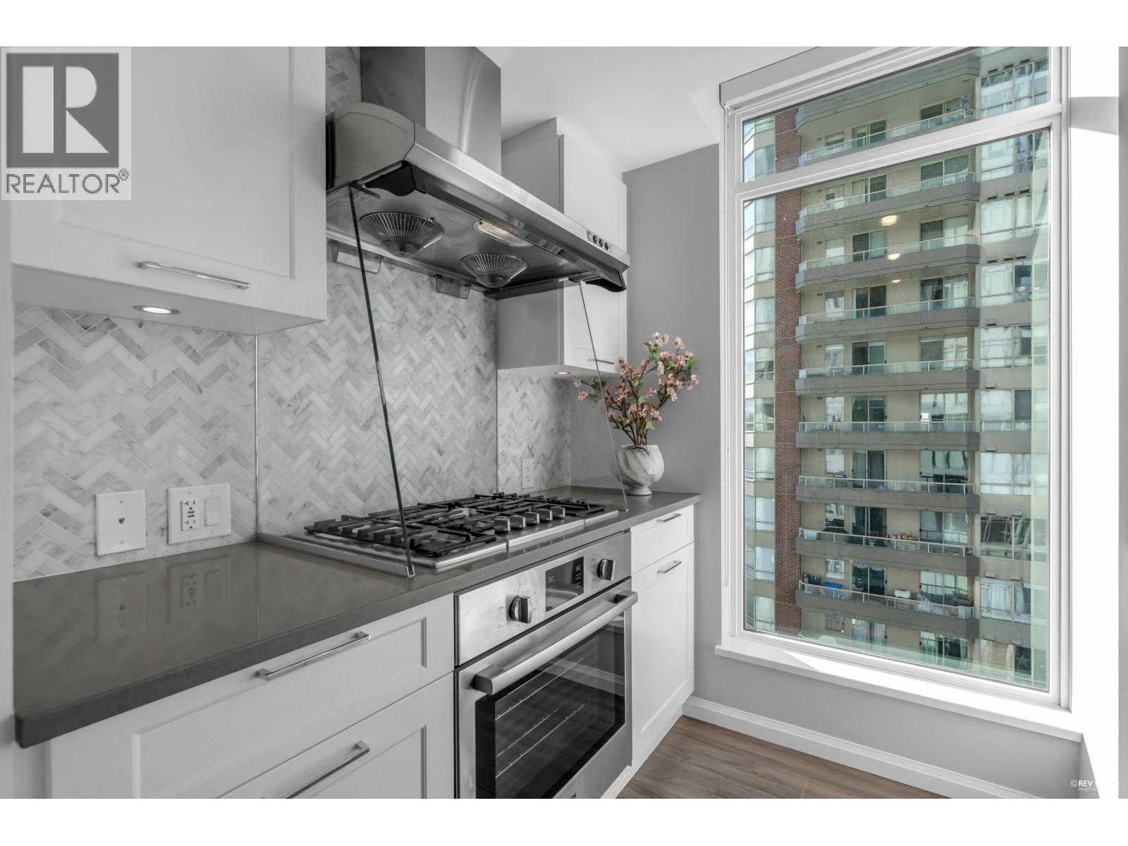 1102 520 Como Lake Avenue, Coquitlam, British Columbia  V3J 0E8 - Photo 16 - R3072705