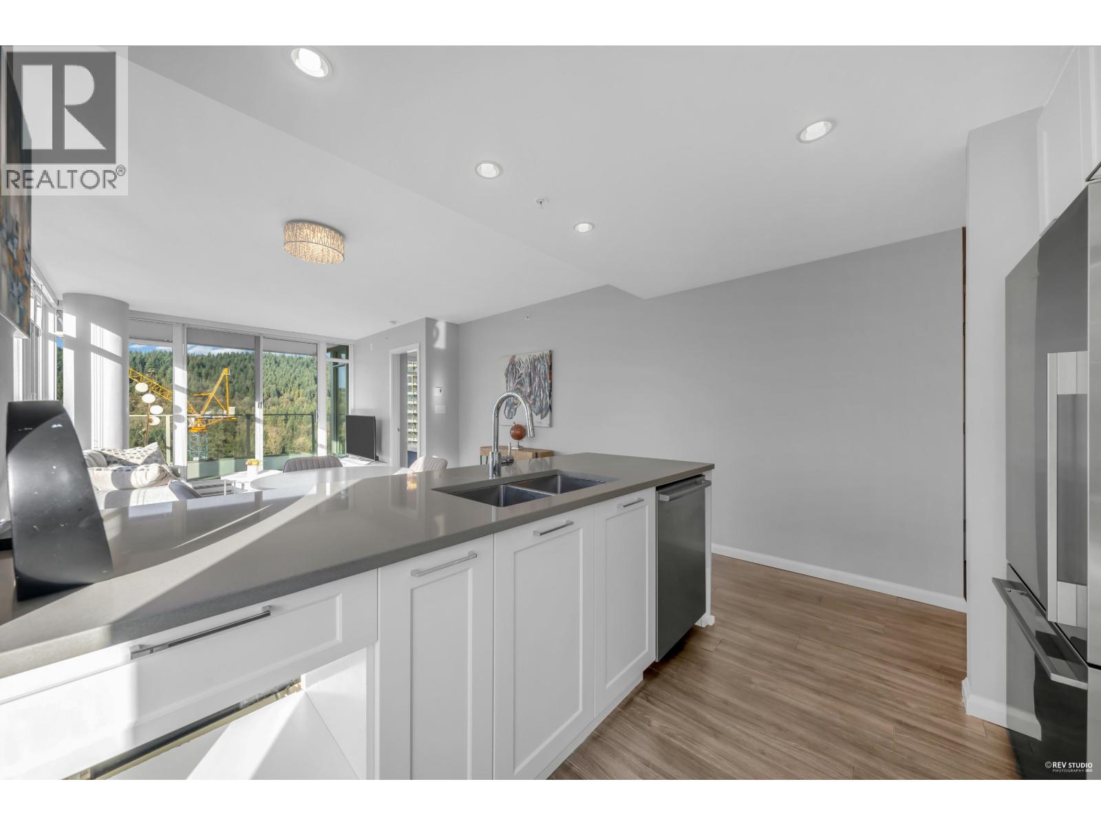 1102 520 Como Lake Avenue, Coquitlam, British Columbia  V3J 0E8 - Photo 15 - R3072705