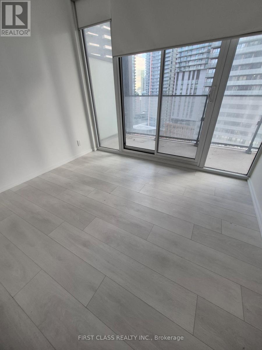 1801 - 125 Peter Street, Toronto (Waterfront Communities), Ontario  M5V 0M2 - Photo 8 - C12611288