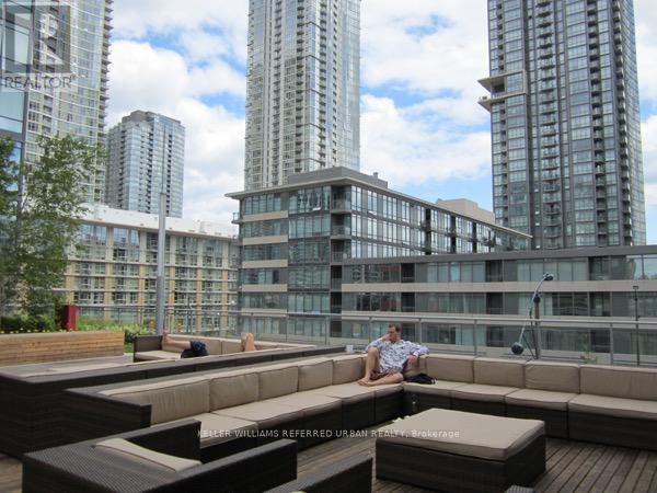 829 - 4k Spadina Avenue, Toronto (Waterfront Communities), Ontario  M5V 3Y9 - Photo 11 - C12611318