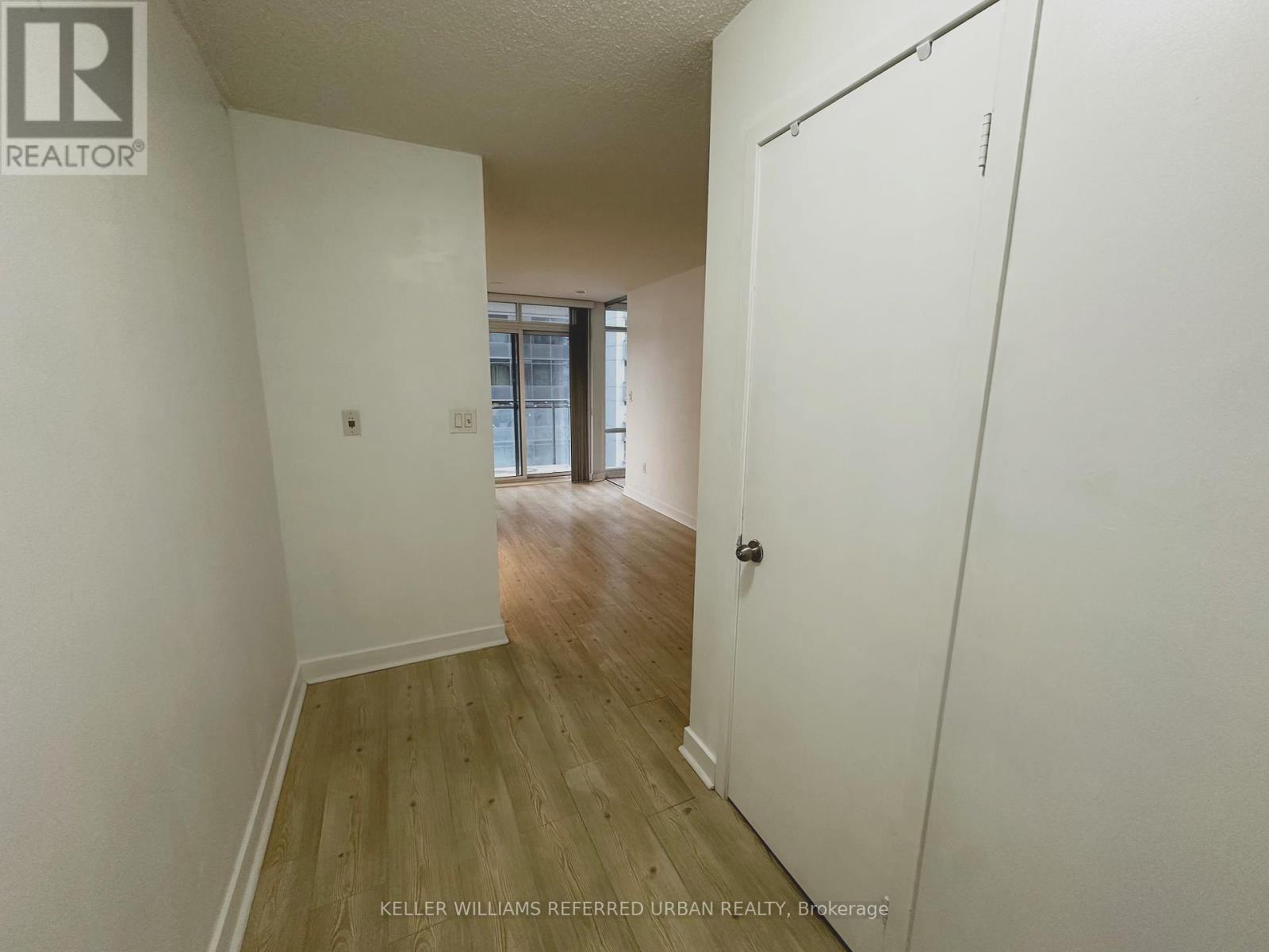 829 - 4k Spadina Avenue, Toronto (Waterfront Communities), Ontario  M5V 3Y9 - Photo 2 - C12611318