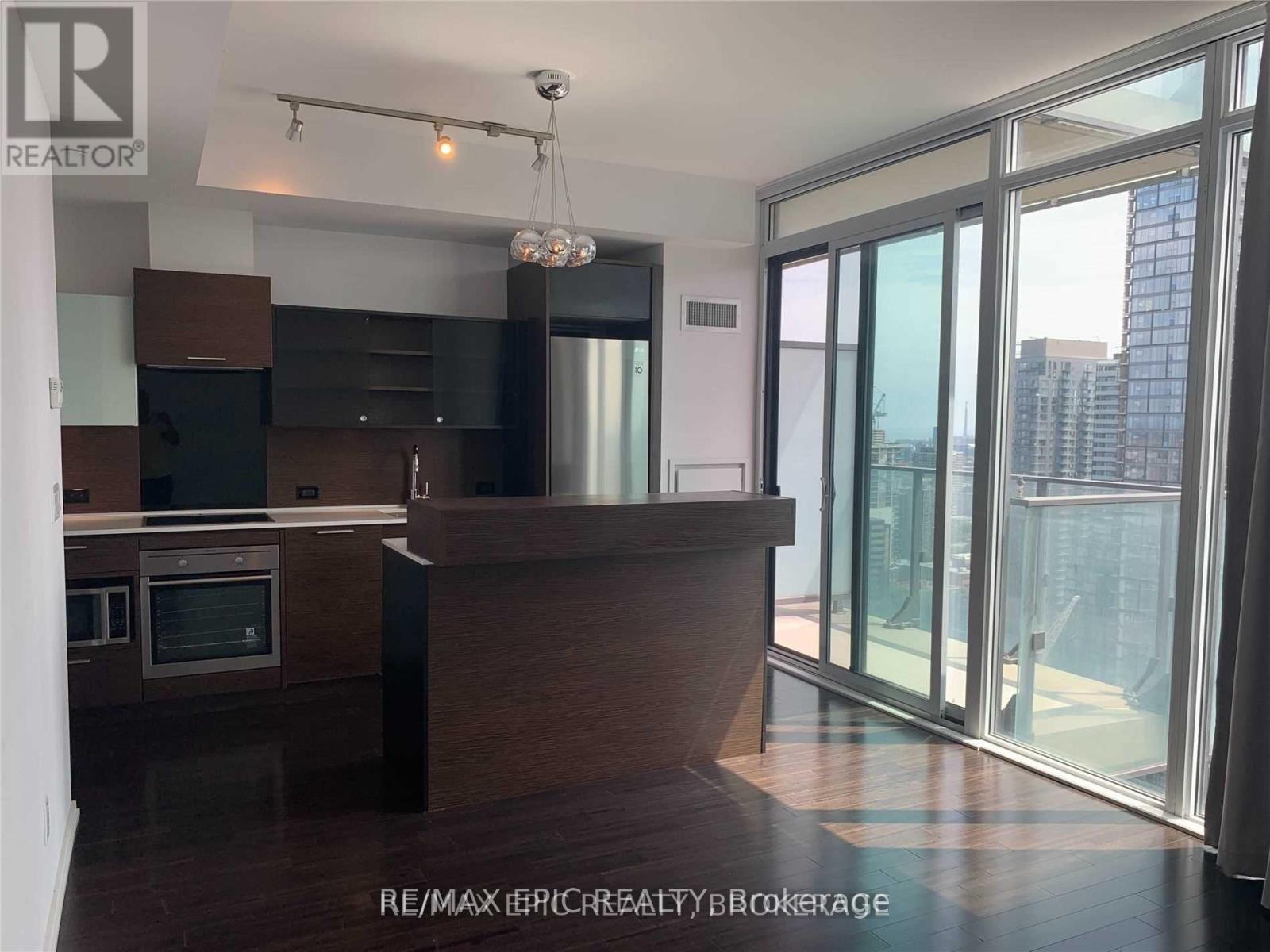 2703 - 75 St Nicholas Street, Toronto (Bay Street Corridor), Ontario  M4Y 0A5 - Photo 2 - C12611320