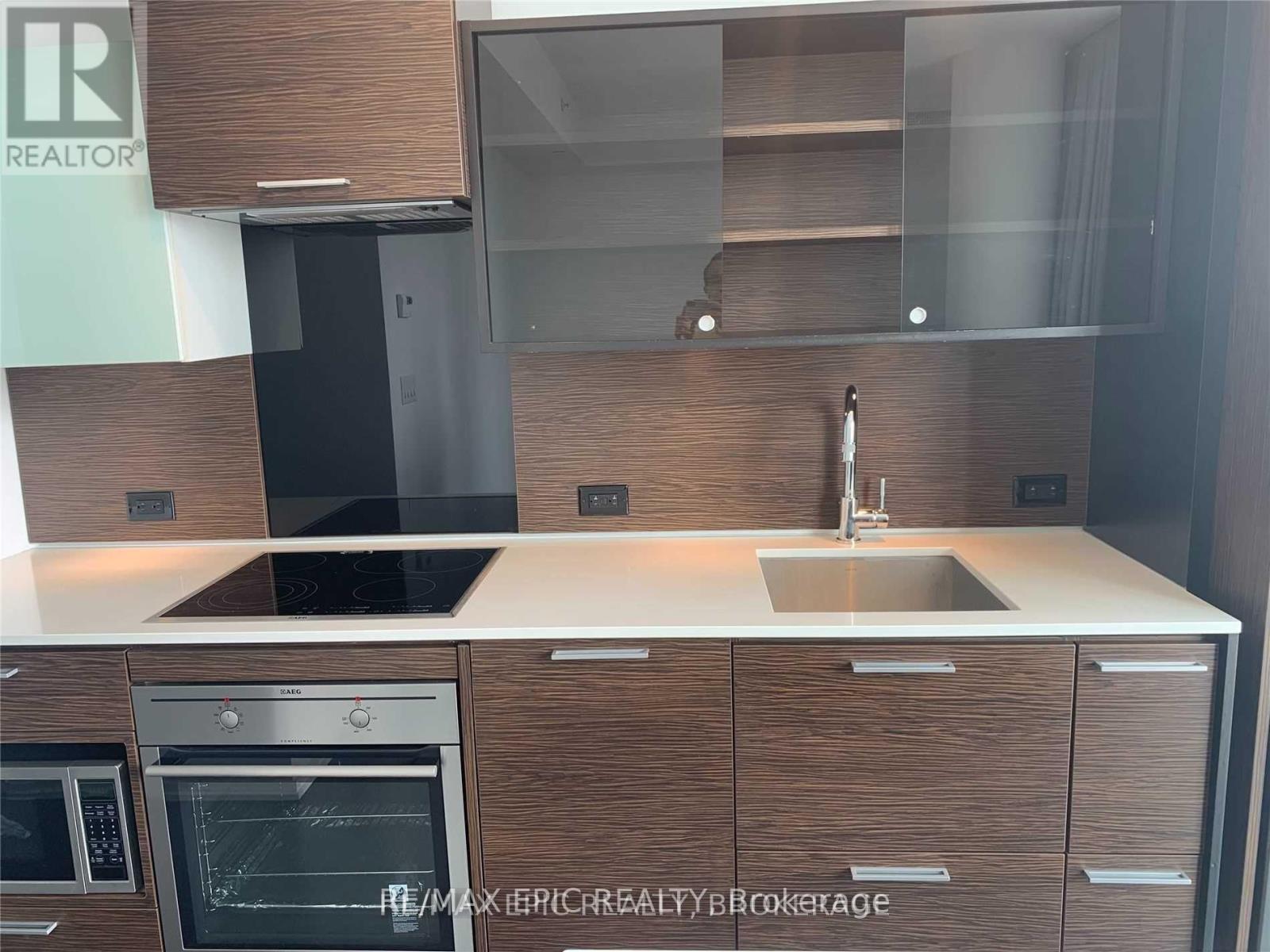 2703 - 75 St Nicholas Street, Toronto (Bay Street Corridor), Ontario  M4Y 0A5 - Photo 4 - C12611320