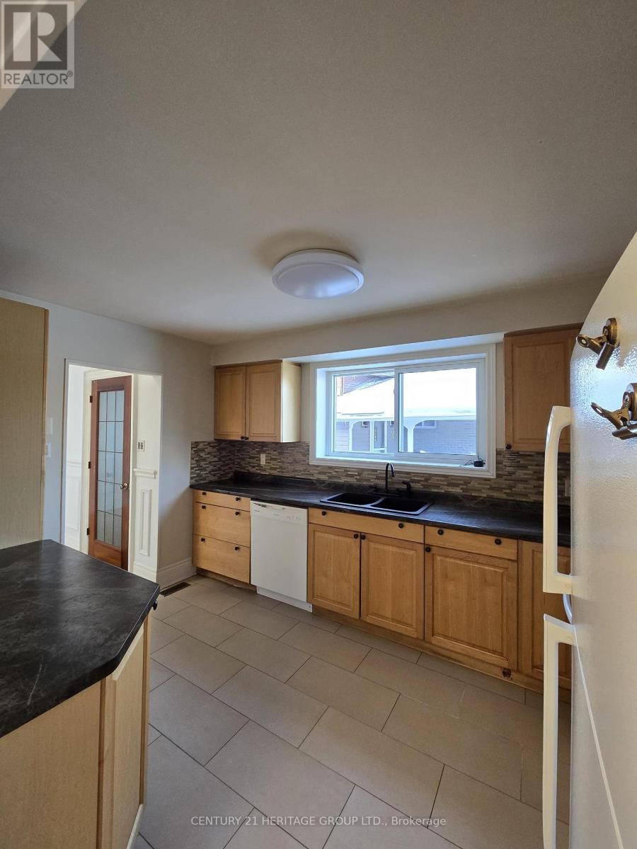 Main - 9 Dunham Crescent, Aurora, Ontario  L4G 2V3 - Photo 7 - N12611304