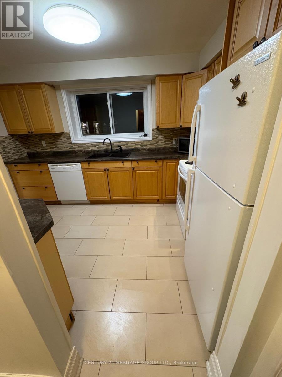 Main - 9 Dunham Crescent, Aurora, Ontario  L4G 2V3 - Photo 8 - N12611304