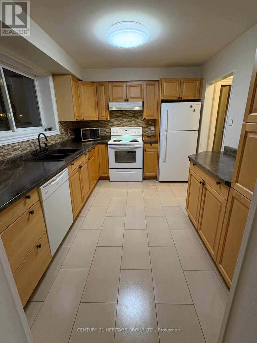 Main - 9 Dunham Crescent, Aurora, Ontario  L4G 2V3 - Photo 9 - N12611304