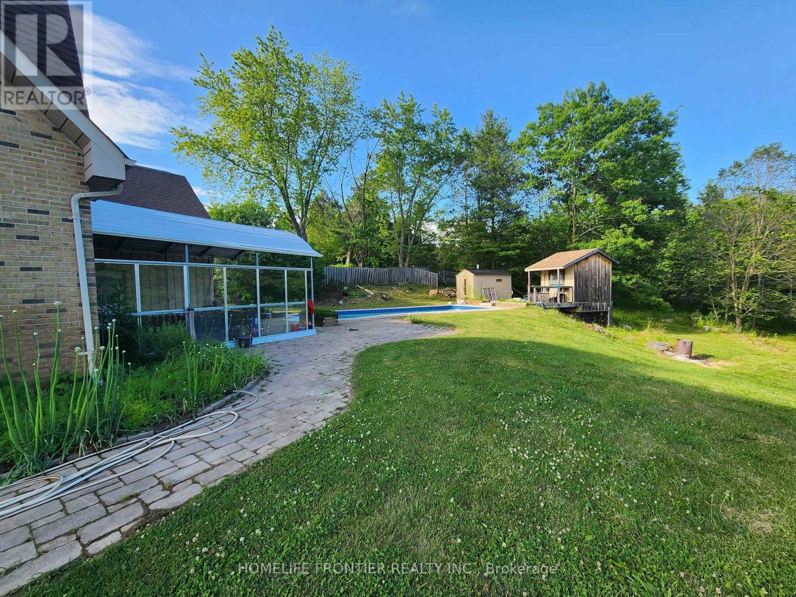 3 Mandalane Drive, King, Ontario  L0G 1T0 - Photo 4 - N12611330