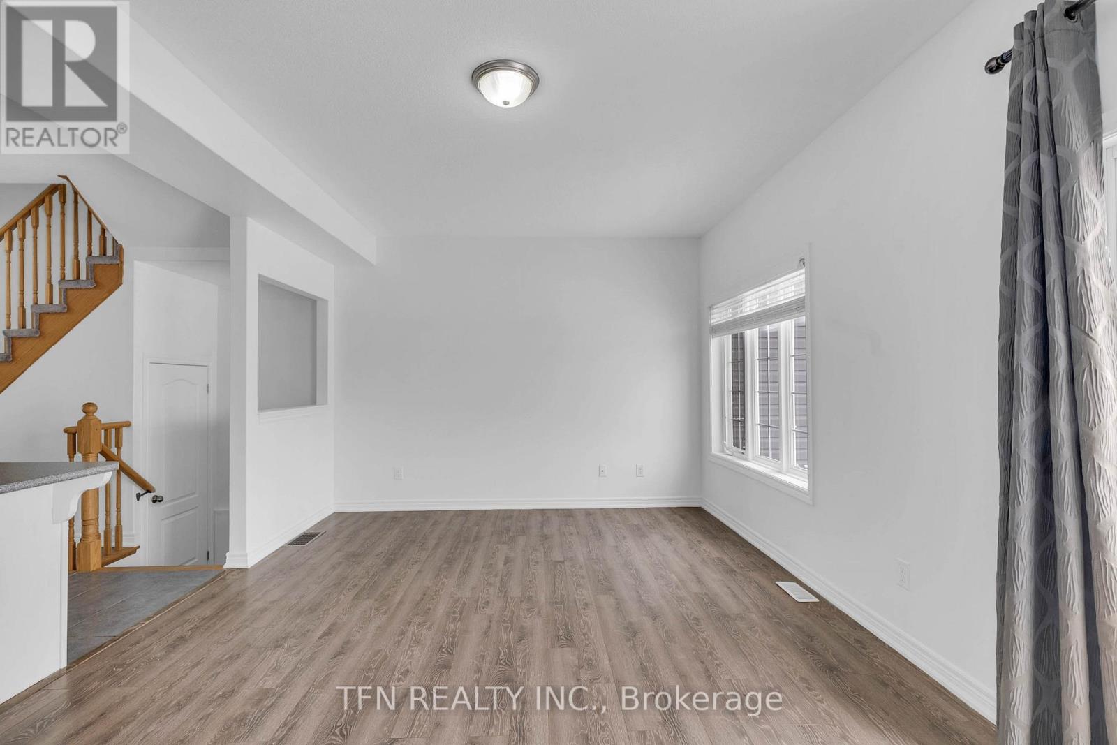 9 Isabella Drive, Orillia, Ontario L3V 0E2 - Photo 8 - S12611300