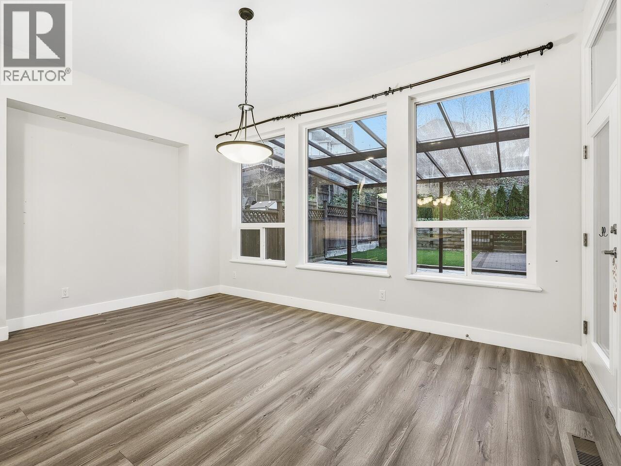 10428 Mceachern Street, Maple Ridge, British Columbia  V2W 0H8 - Photo 4 - R3066890