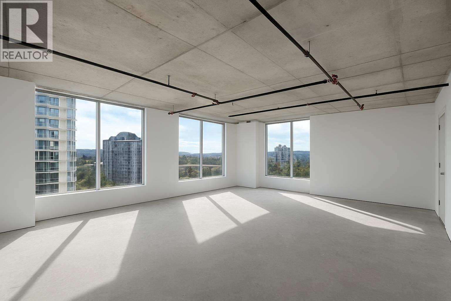 705 2992 Glen Drive, Coquitlam, British Columbia  V3B 0V2 - Photo 4 - C8073173