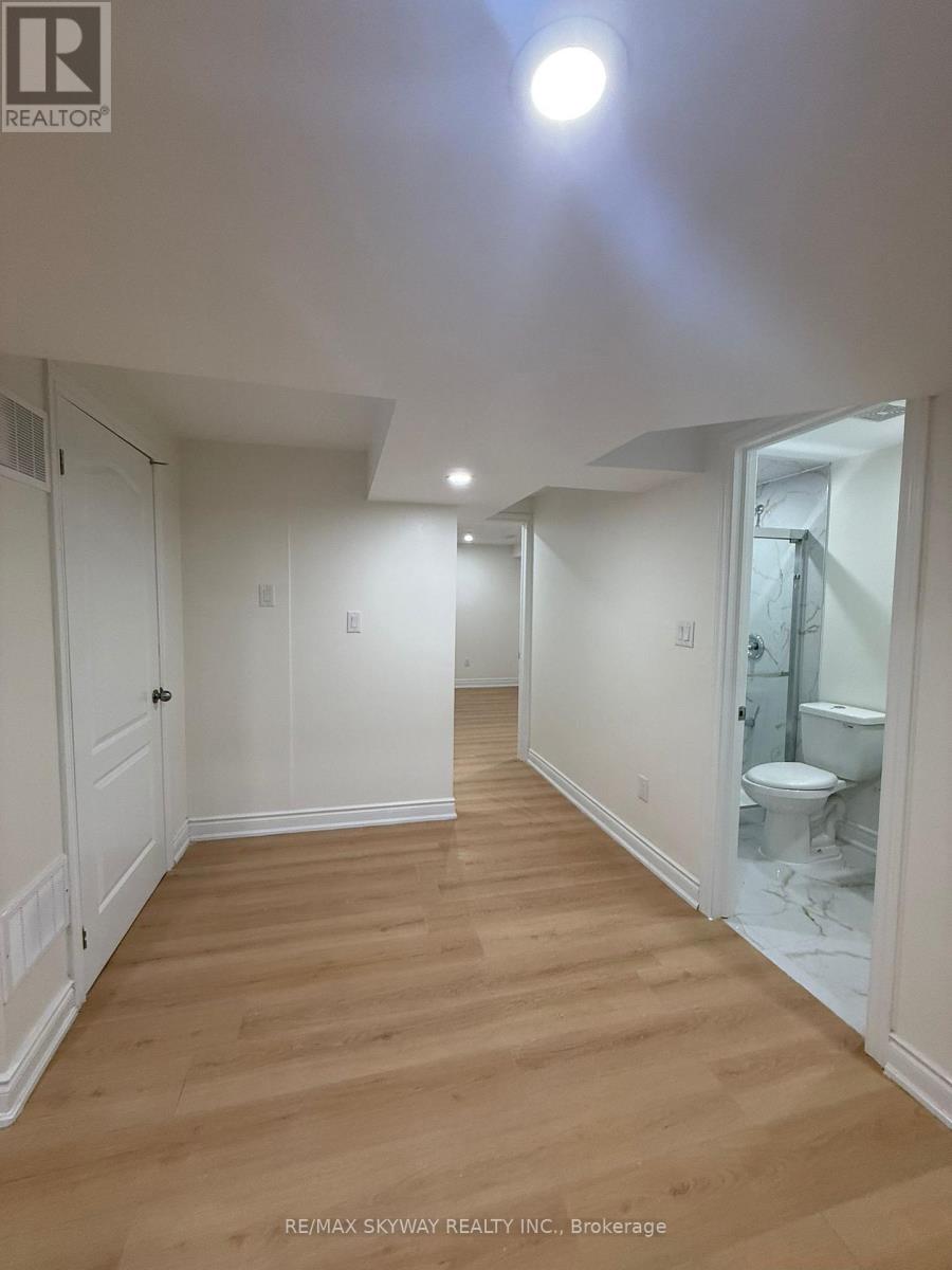 Bsmt - 22 Waterdale Road, Brampton (Fletcher's Meadow), Ontario  L7A 1S3 - Photo 11 - W12611276