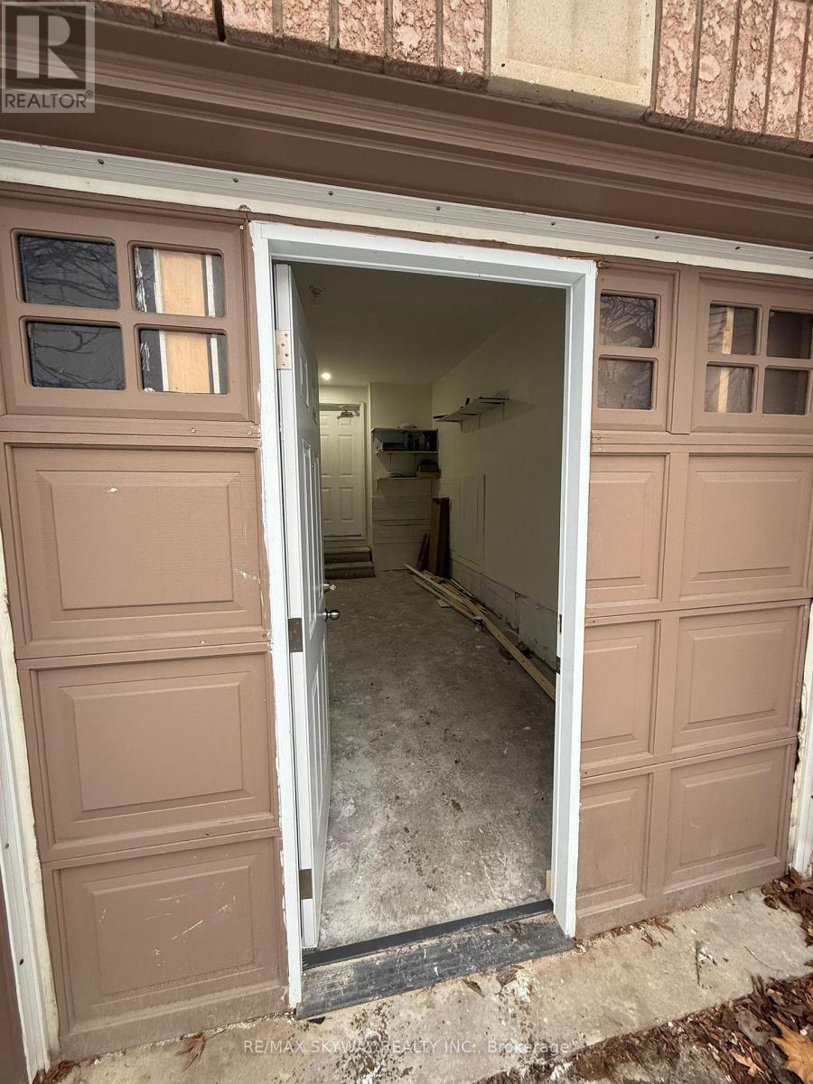 Bsmt - 22 Waterdale Road, Brampton (Fletcher's Meadow), Ontario  L7A 1S3 - Photo 3 - W12611276