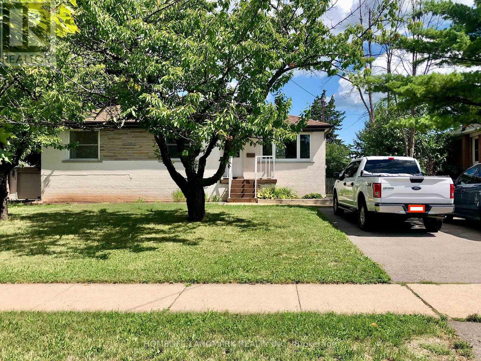 MAIN - 529 THIRD LINE, Oakville, Ontario