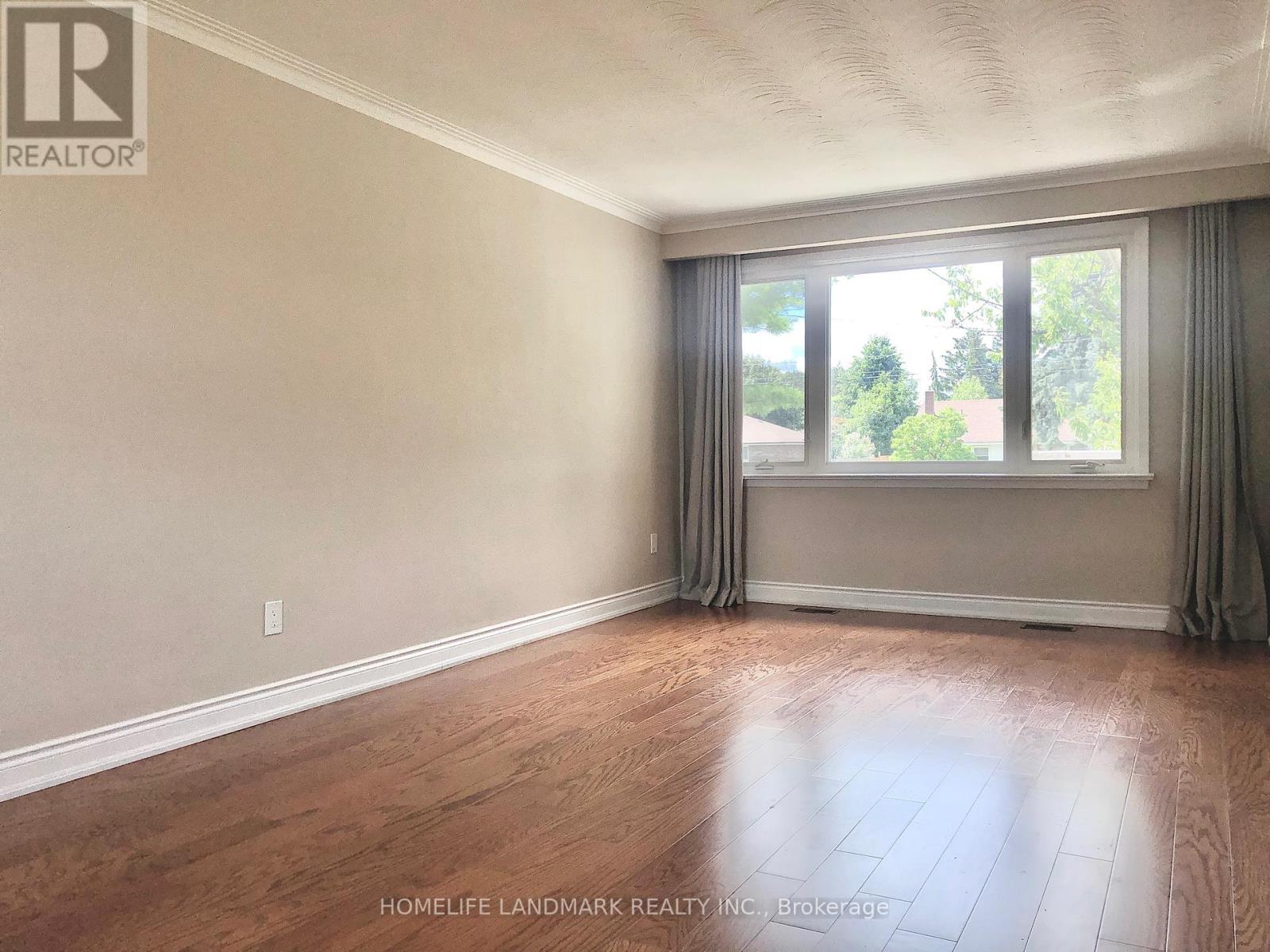 Main - 529 Third Line, Oakville, Ontario  L6L 4A8 - Photo 3 - W12611298