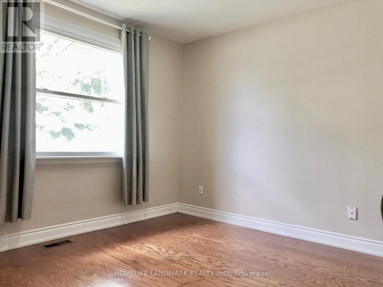 Main - 529 Third Line, Oakville, Ontario  L6L 4A8 - Photo 7 - W12611298