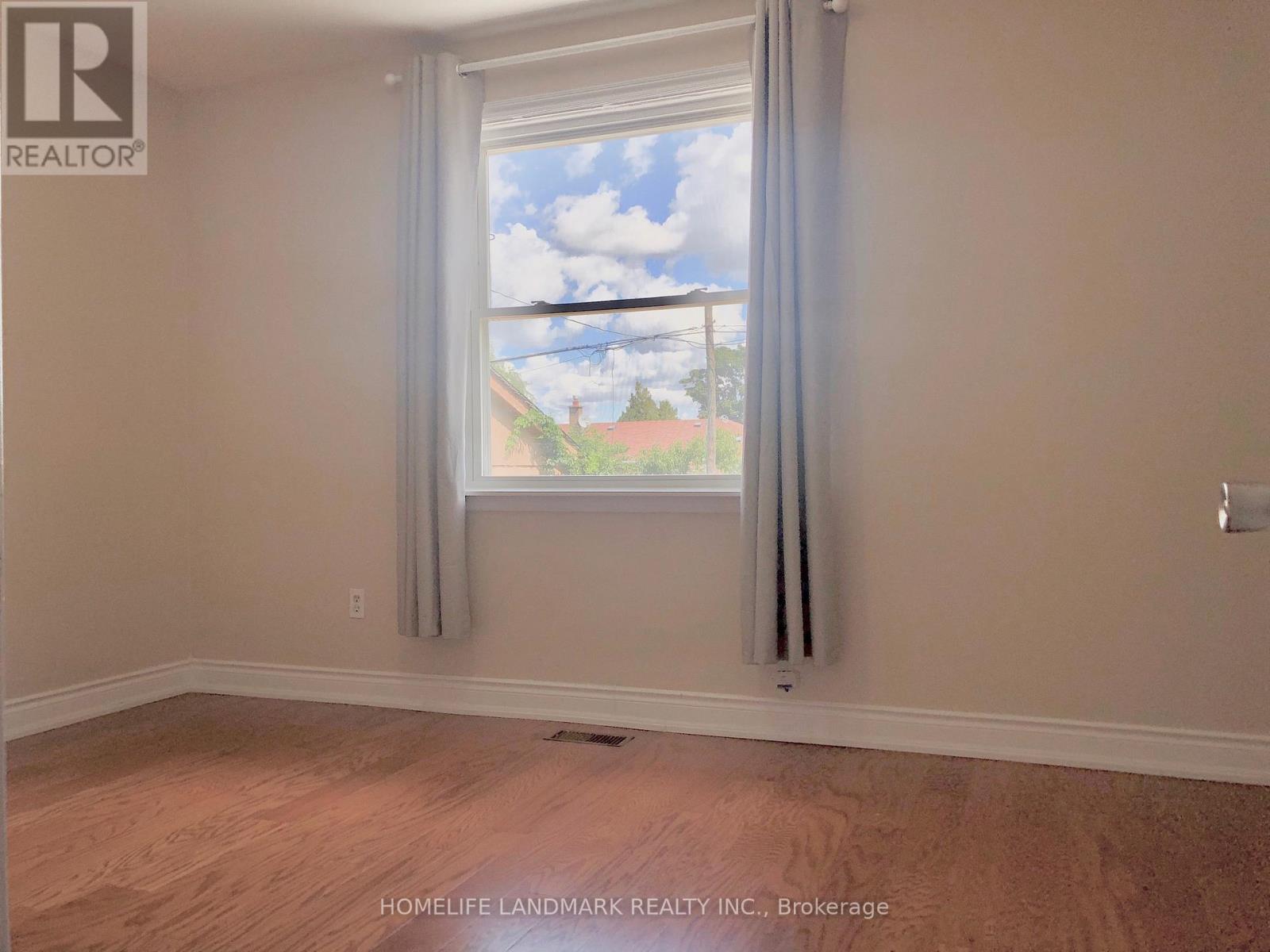 Main - 529 Third Line, Oakville, Ontario  L6L 4A8 - Photo 9 - W12611298