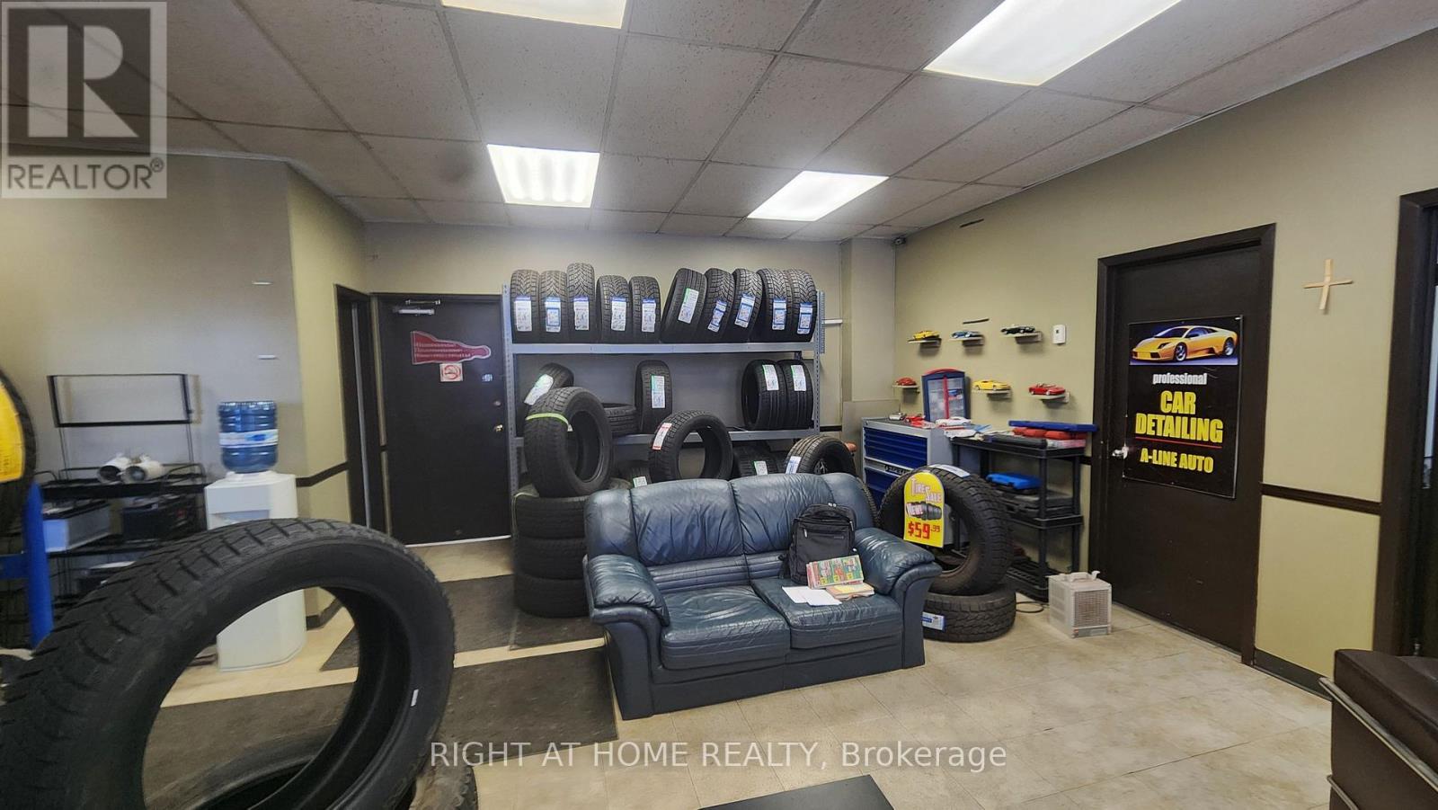 3191 Wolfedale Road, Mississauga (Mavis-Erindale), Ontario  L5C 1V8 - Photo 10 - W12611302