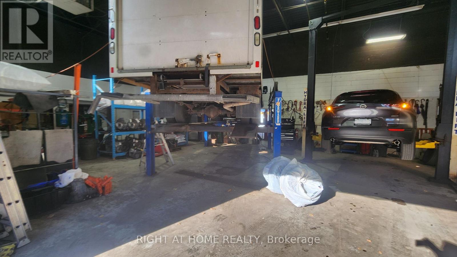 3191 Wolfedale Road, Mississauga (Mavis-Erindale), Ontario  L5C 1V8 - Photo 15 - W12611302