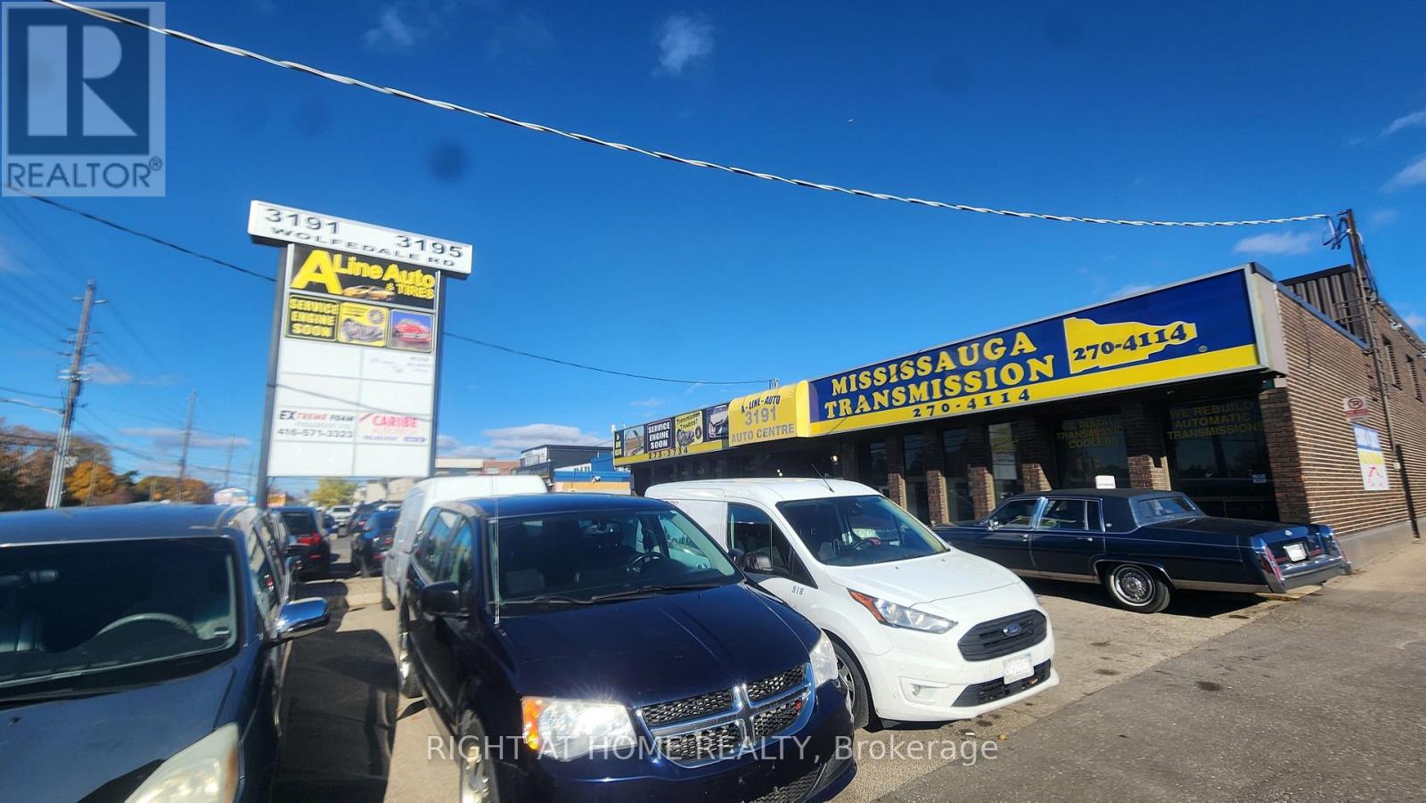 3191 Wolfedale Road, Mississauga (Mavis-Erindale), Ontario  L5C 1V8 - Photo 3 - W12611302