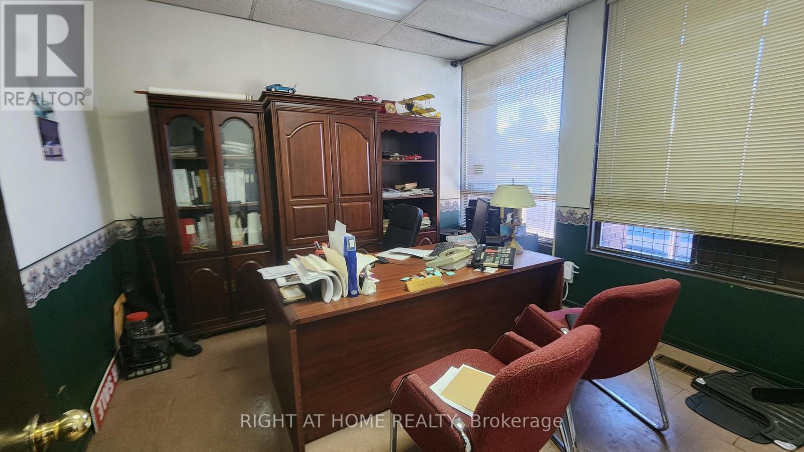 3191 Wolfedale Road, Mississauga (Mavis-Erindale), Ontario  L5C 1V8 - Photo 9 - W12611302