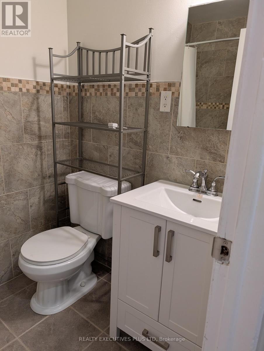 C - 286 Lakeshore Road E, Mississauga, Ontario  L5G 1H2 - Photo 7 - W12611306