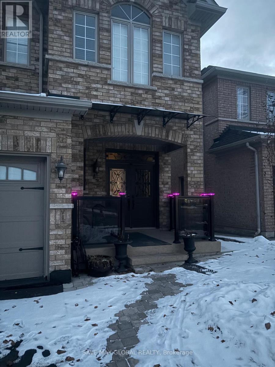 30 Prada Court, Brampton, Ontario  L6P 2K1 - Photo 2 - W12611328