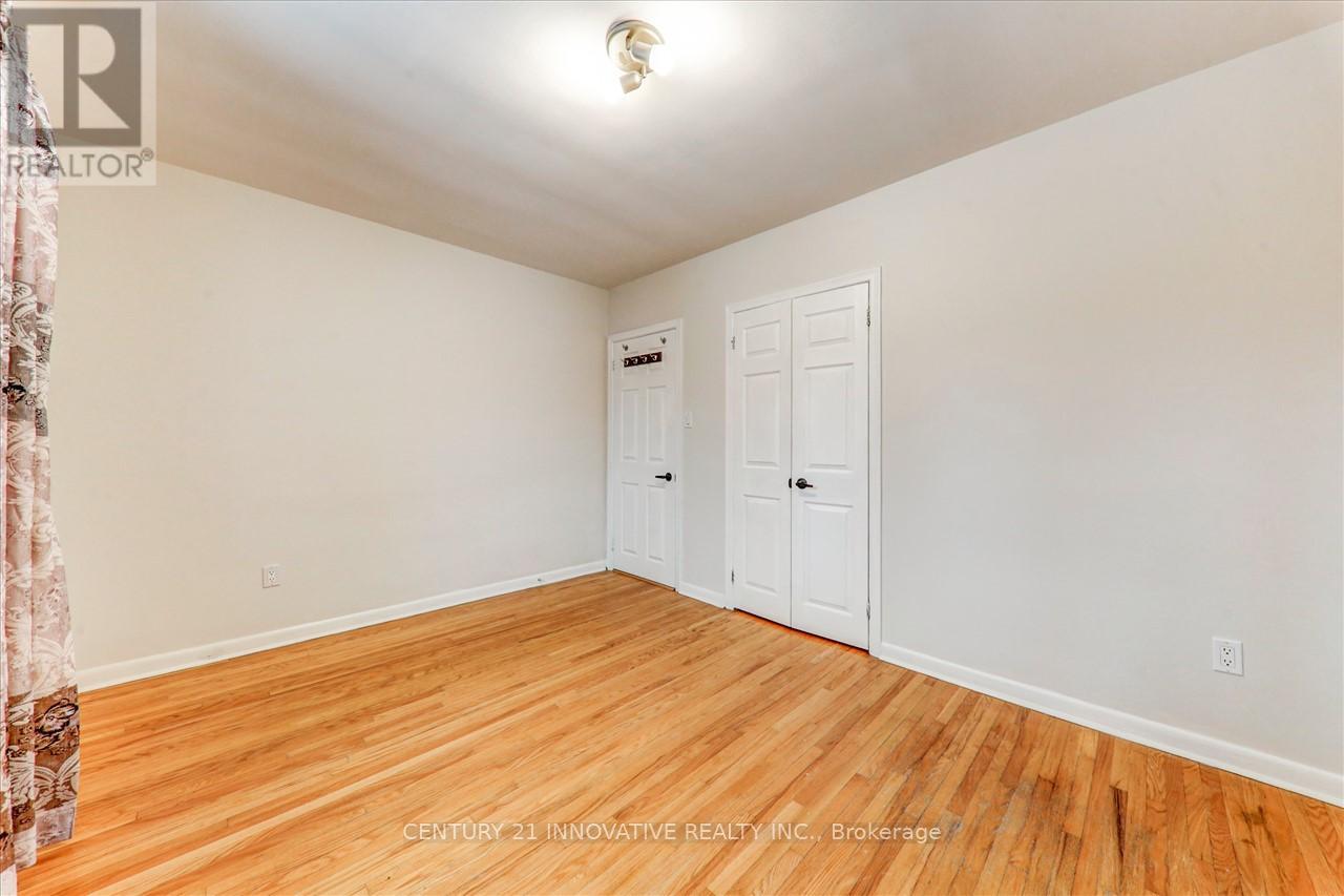 Main - 359 Rathburn Road, Toronto, Ontario  M9B 2M2 - Photo 14 - W12611346