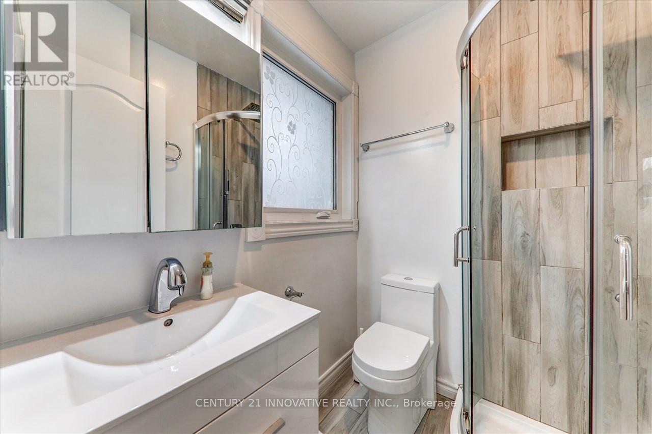 Main - 359 Rathburn Road, Toronto, Ontario  M9B 2M2 - Photo 17 - W12611346